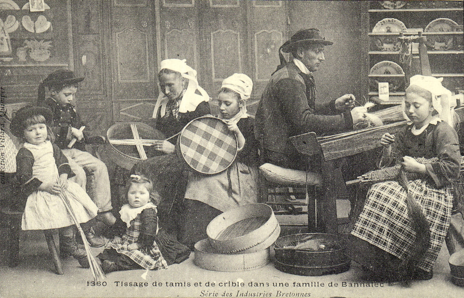 REPRODUCTION LTissage de tamis et de crible dans une famille de Bannalec Artisanat