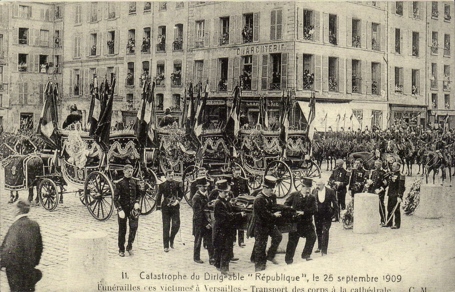 REPRODUCTION Catastrophe du dirigeable Republique le 25 septembre 1909 Funerailles des victimes 