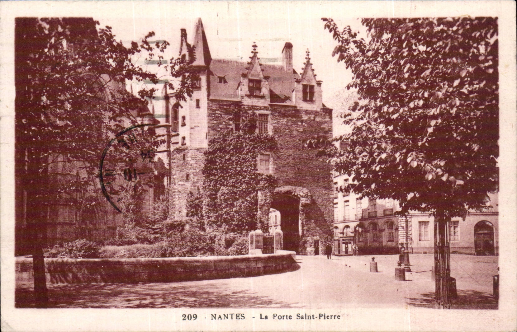 CPA Nantes La porte Saint Pierre