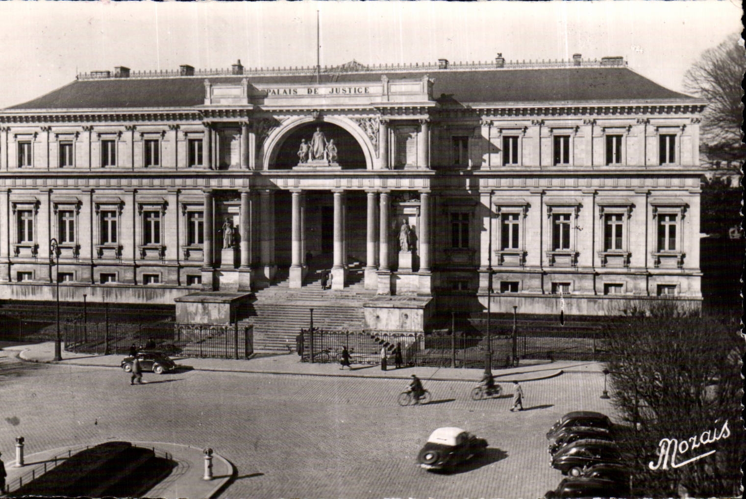 CPA Nantes La place Aristide Briand Le palais de justice