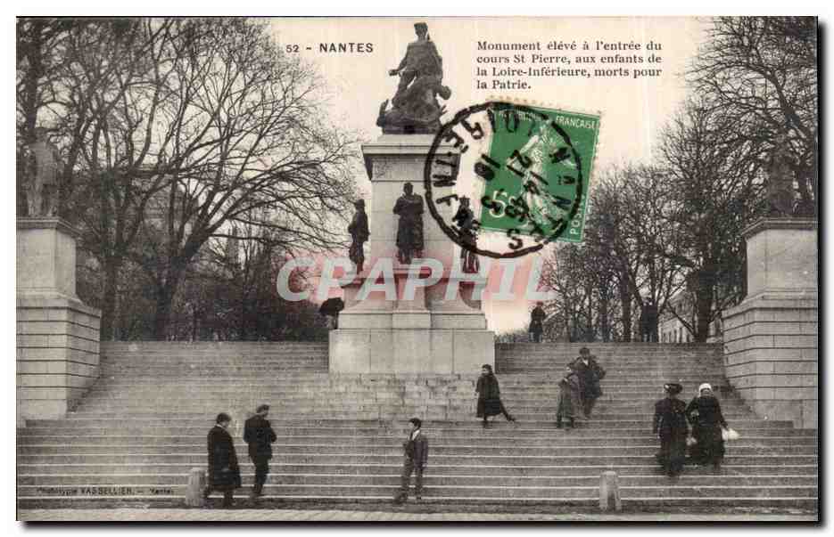 CPA Nantes Monument eleve a a memoire du cours St Pierre