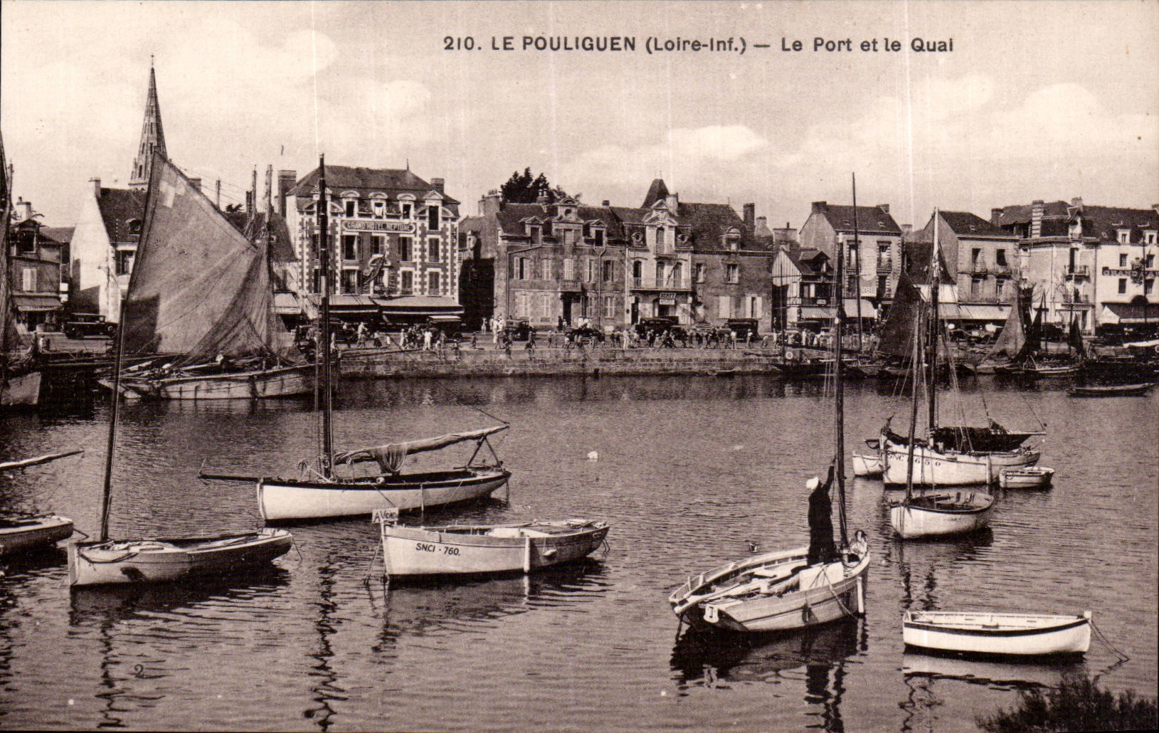 CPA Le Pouliguen Le port et le quai