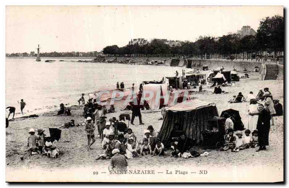 CPA Saint Nazaire La plage Enfants