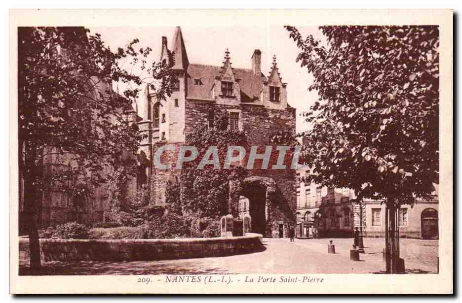 CPA Nantes La porte Saint Pierre
