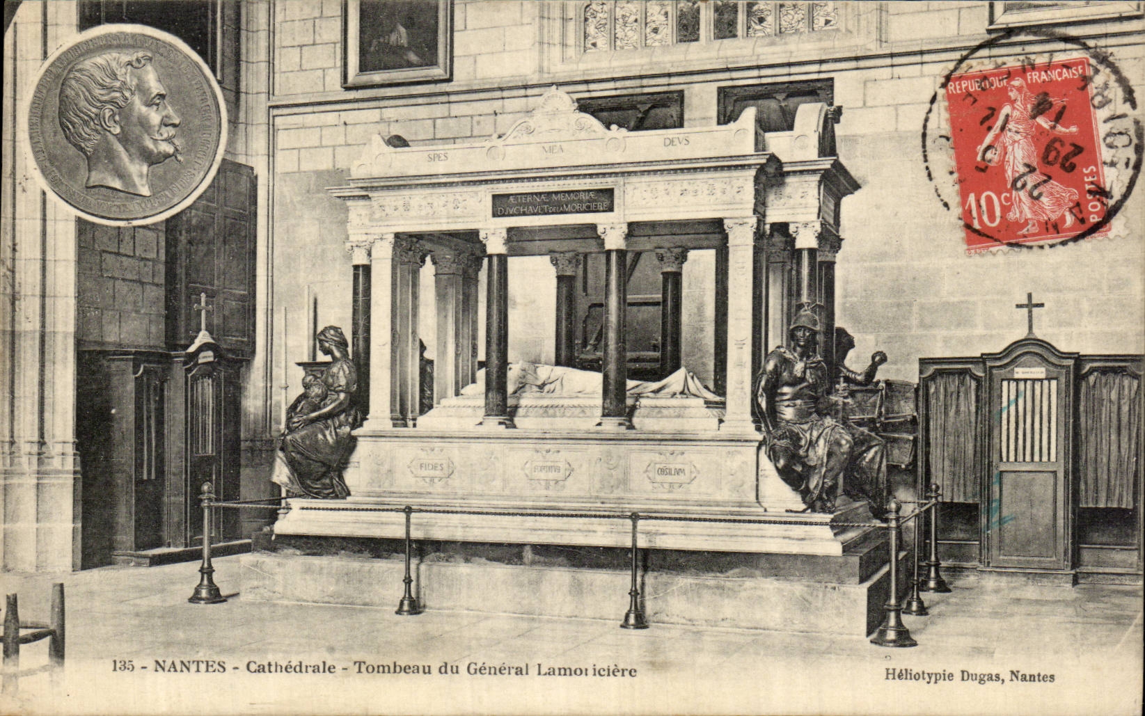 CPA Nantes Cathedrale Tombeau du general Lamoriciere