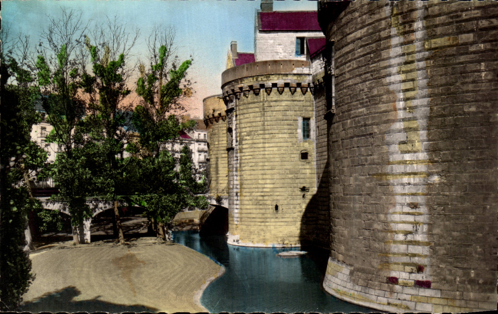 CPA Nantes Chateau des Ducs Les douves