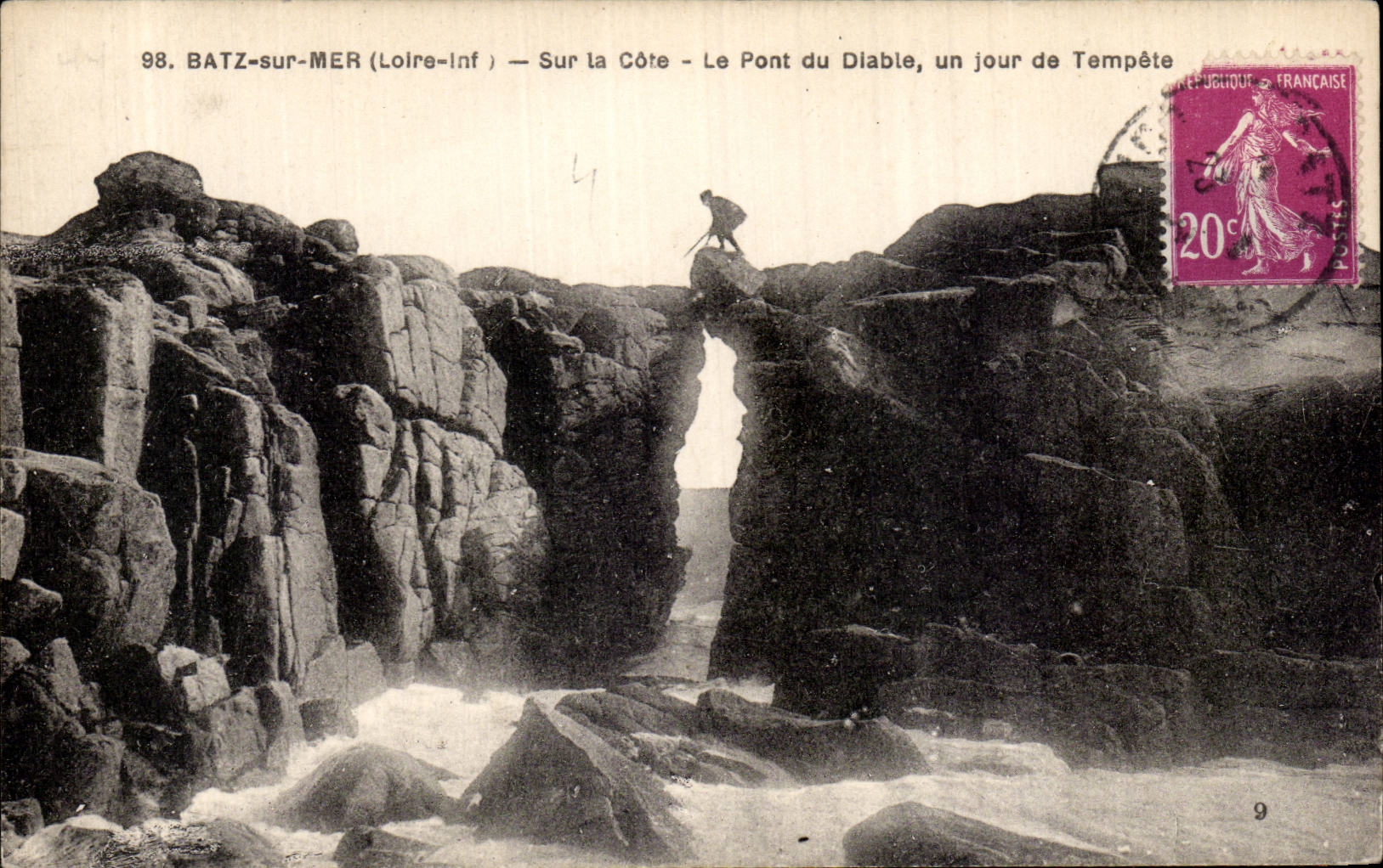 CPA Batz sur Mer Sur la cote Le pont du diable un jour de tempete