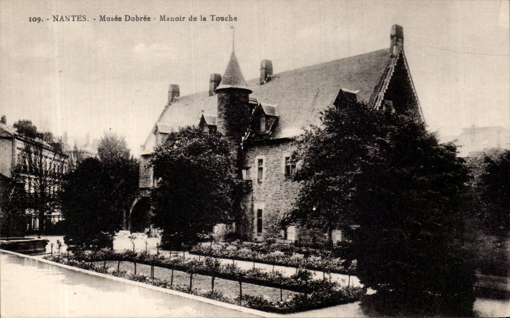CPA Nantes Musee Dobree Manoir de la Touche