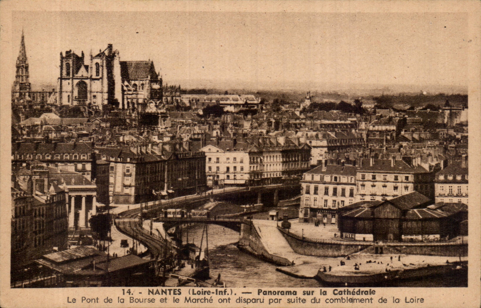 CPA Nantes Panorama sur la cathedrale