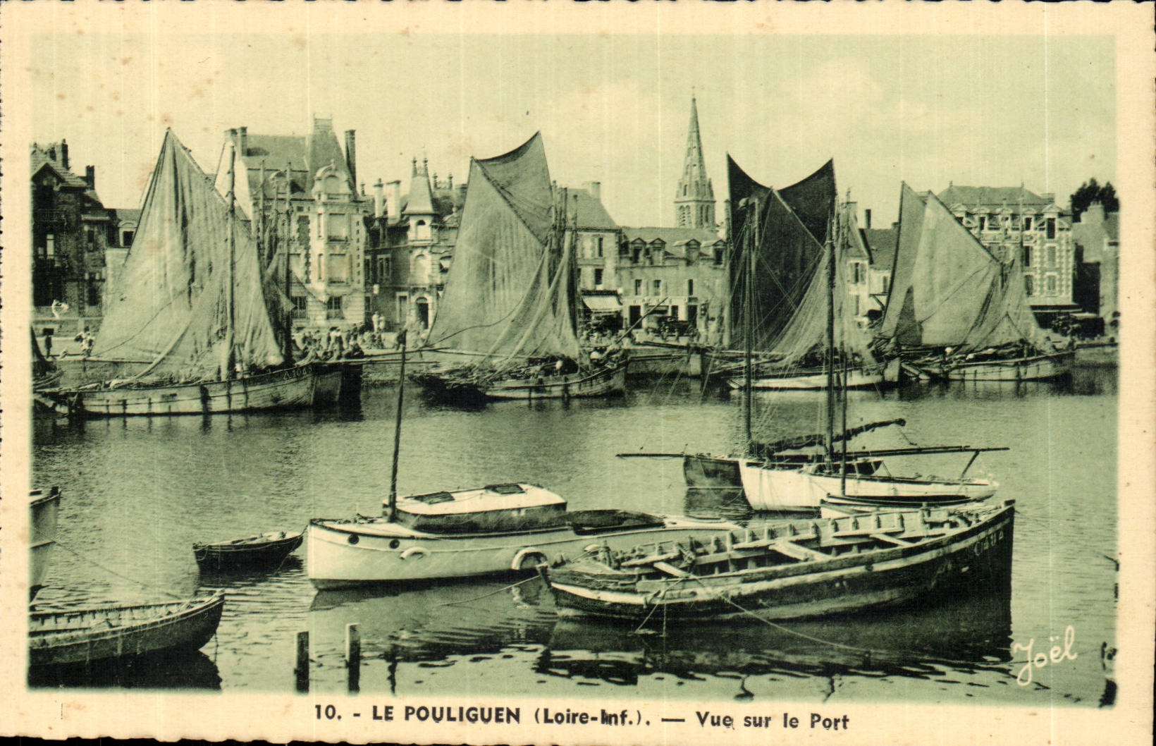 CPA Le Pouliguen Vue sur le port