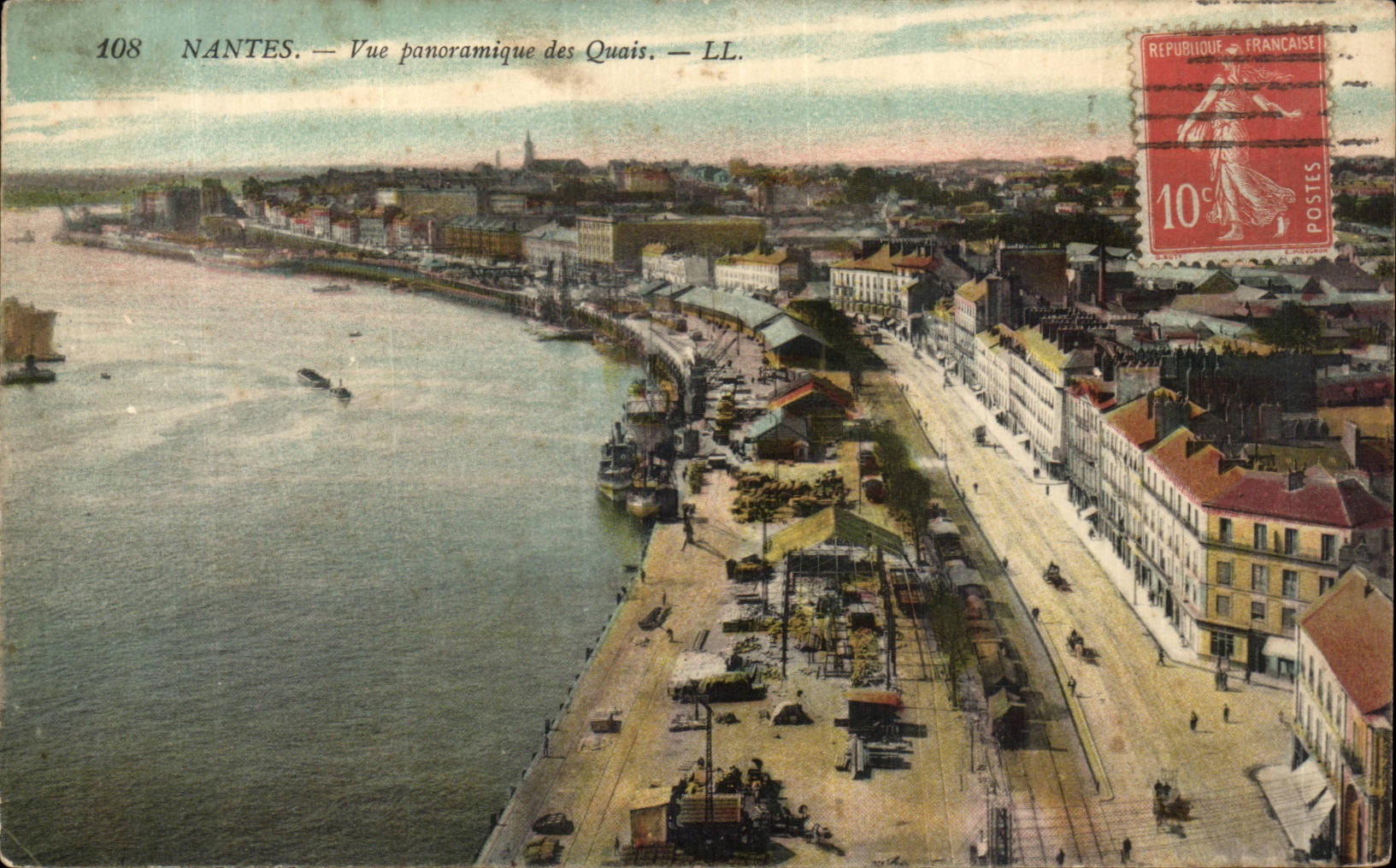 Nantes CPA Vue panoramique des quais