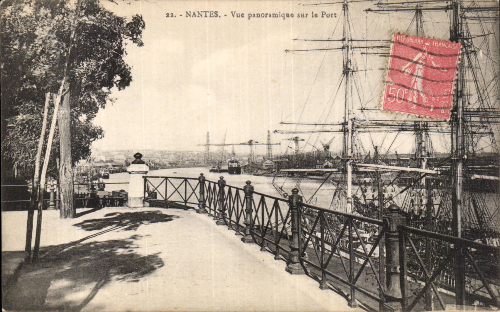 Nantes CPA Vue panoramique sur le port