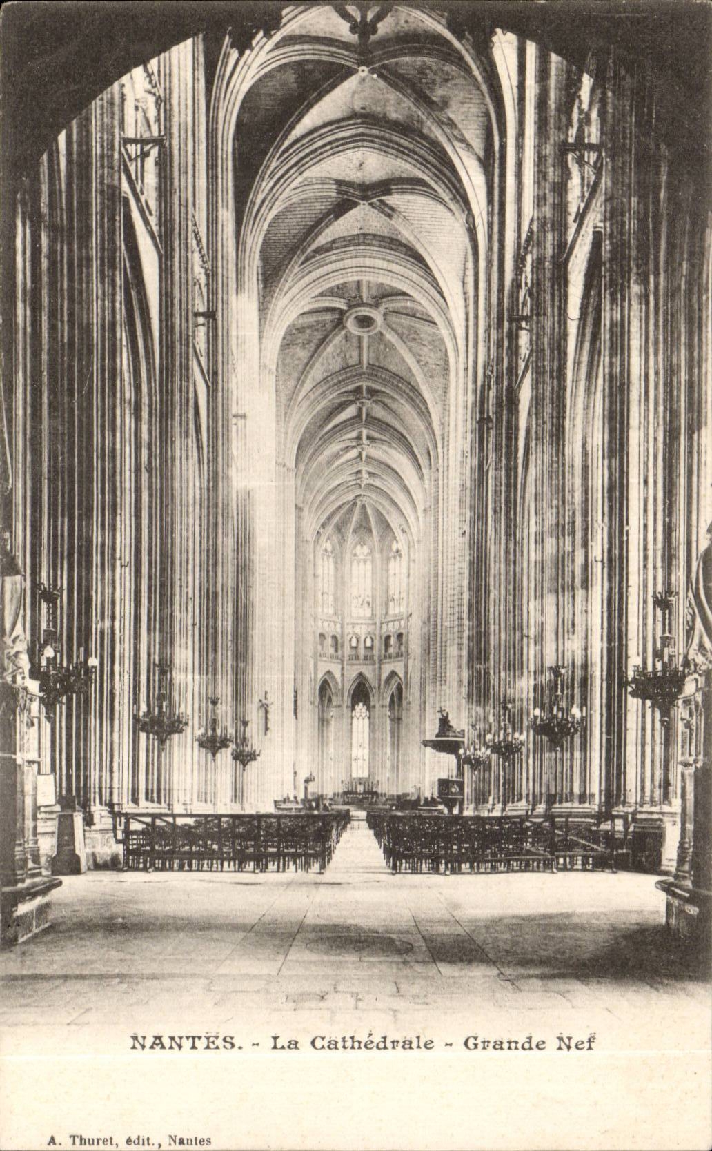 Nantes CPA la cathedrale Grande nef