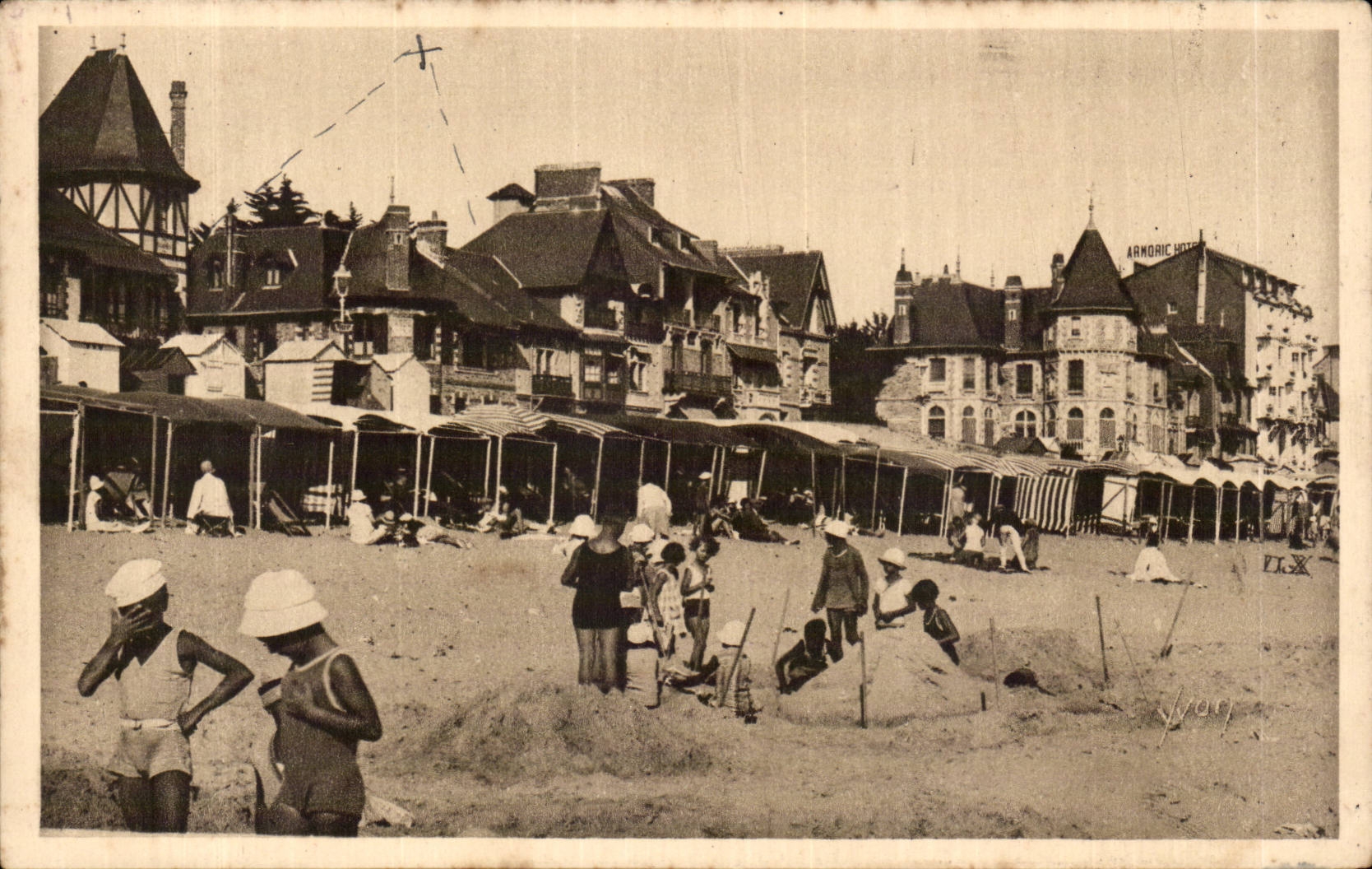 La Baule CPA Scenes de plage