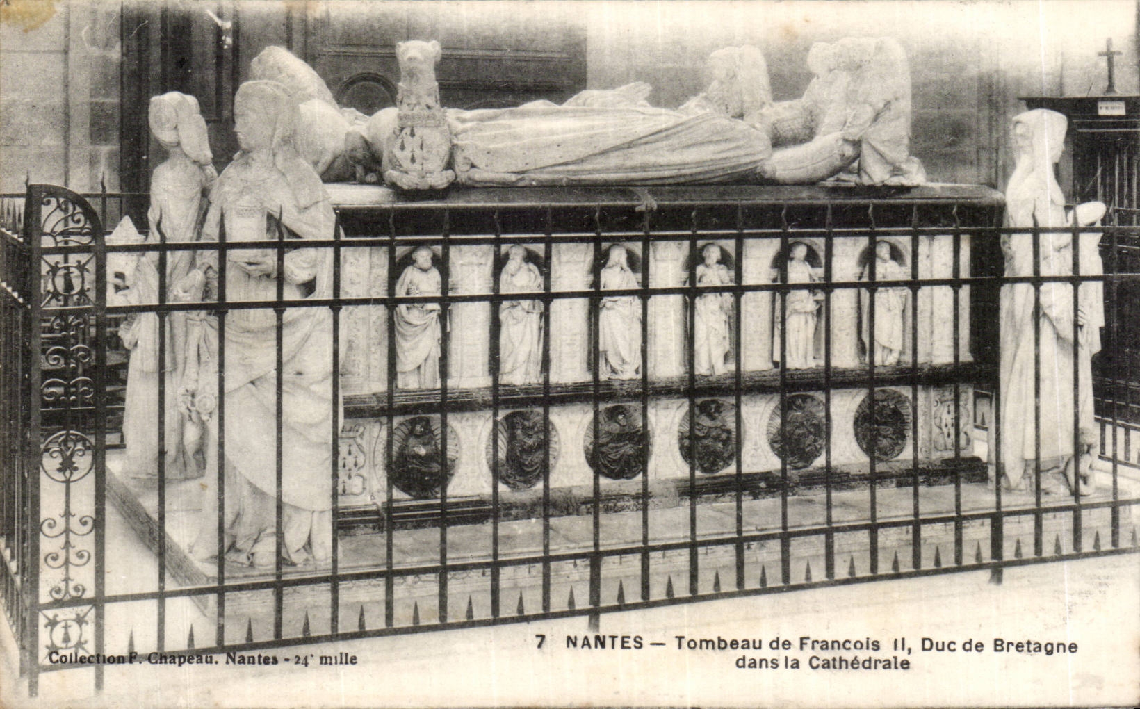 Pornic CPA Tombeau de Francois II Duc de Bretagne dans la cathedrale
