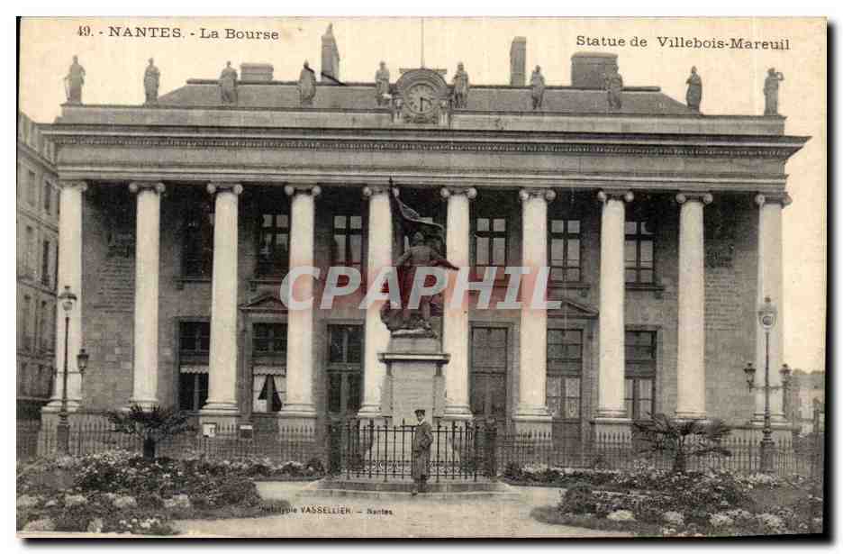 Pornic CPA La Bourse Statue de Villebois Mareuil