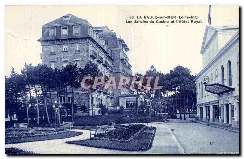 CPA La Baule Les jardins du casino et l'hotel Royal