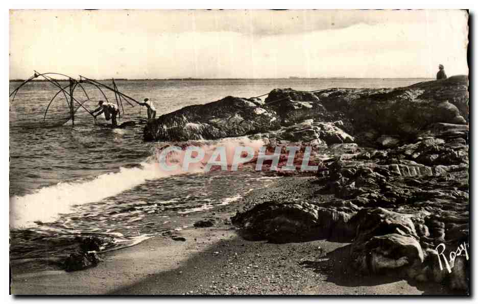 CPA Saint Brevin La peche au Carrelet sur les rochers a la pointe de Midin