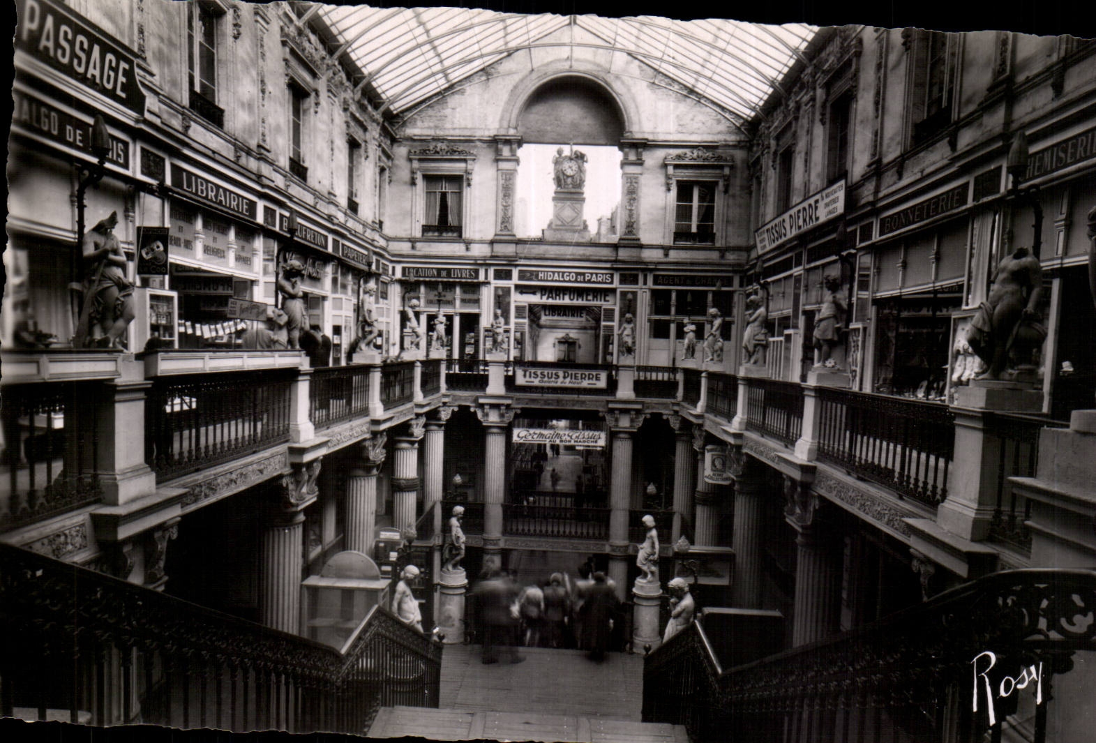 CPSM Nantes Passage Pommeraye