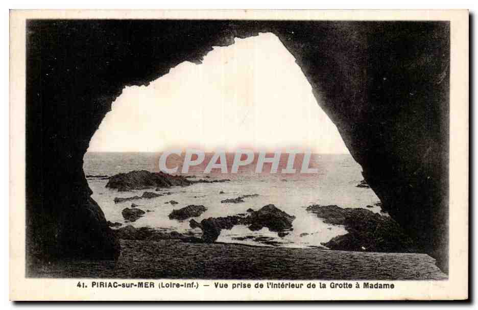 CPA Piriac sur Mer Vue prise de l'interieur de la grotte a Madame