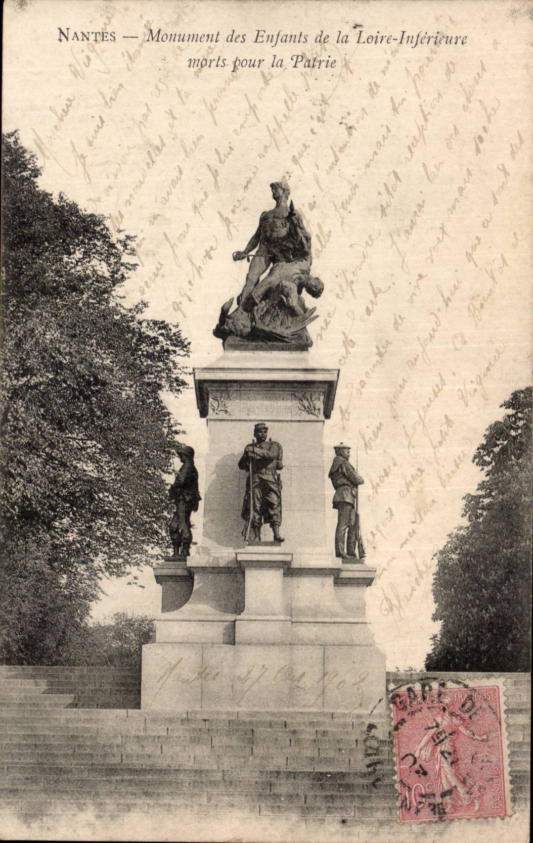 CPA Nantes Monument des enfants de la Loire inferieure morts pour la patrie