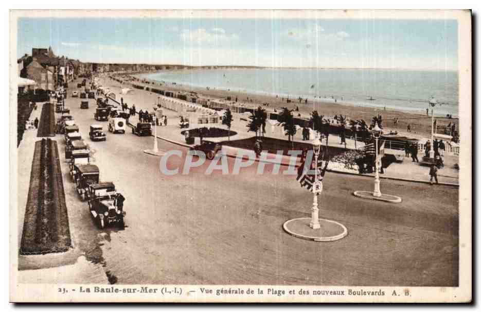 CPA La Baule sur mer Vue generale de la plage et des nouveaux boulevards
