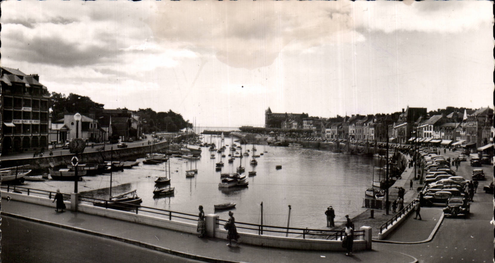Le Pouliguen (L.-Inf.) — Le Port — Photomaton