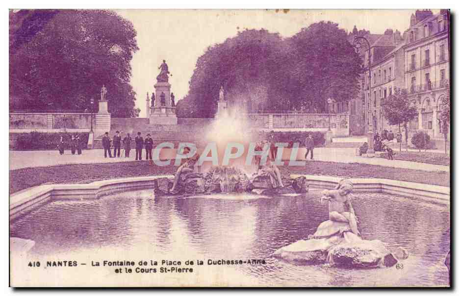 CPA Nantes La fontaine de la place de la duchesse Anne et le cours St Pierre 
