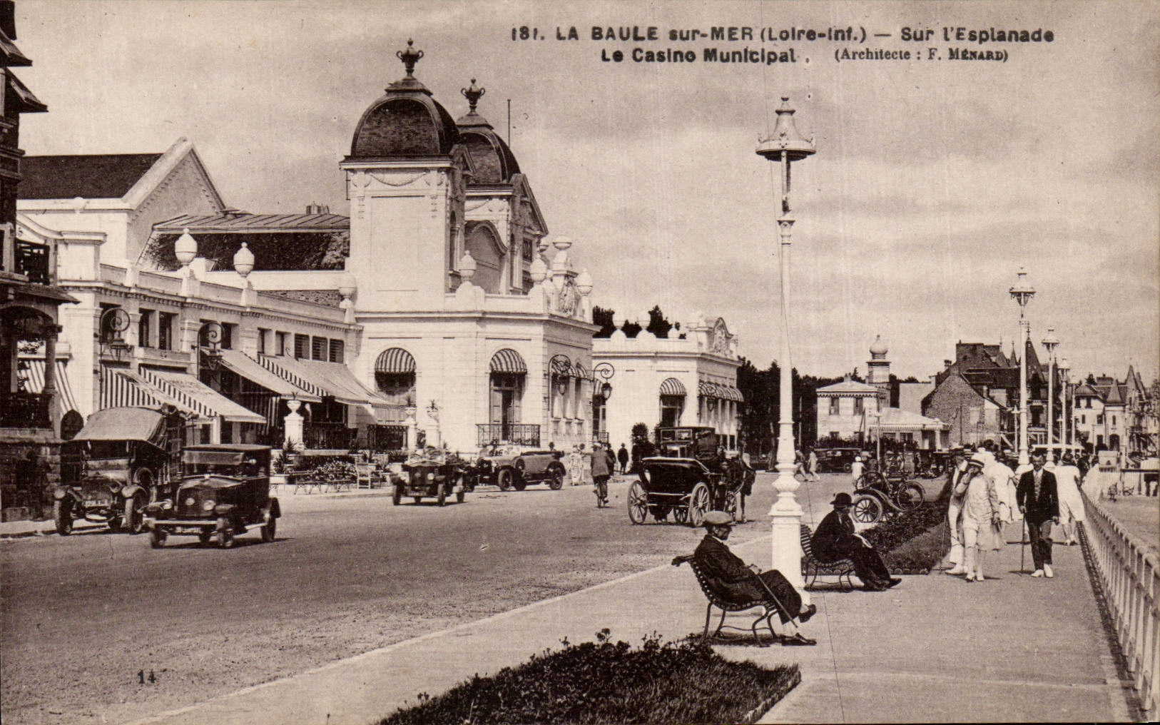 CPA La Baule Sur l'esplanade Le casino municipal 