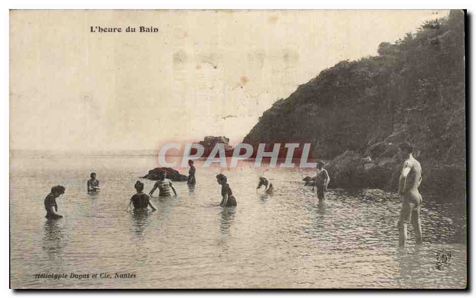 CPA L'heure du bain Folklore costume Maillot de bain