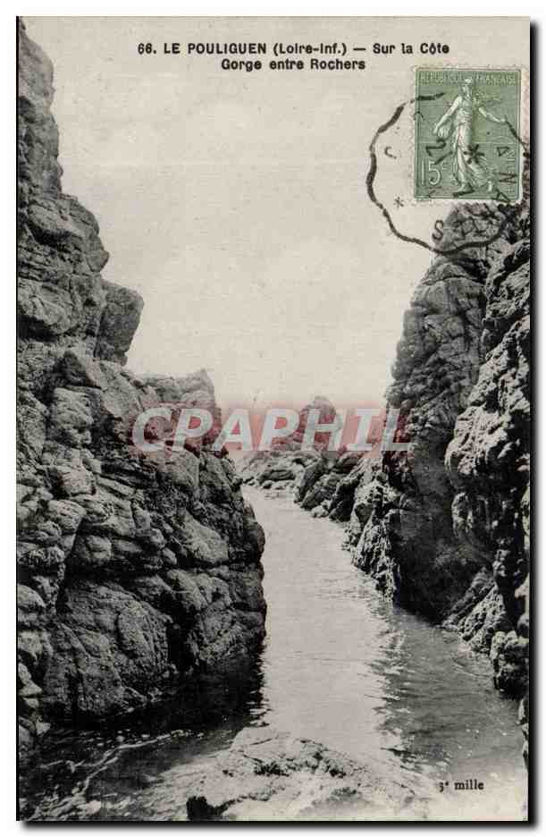 CPA Le Pouliguen Sur la cote Gorge entre rochers