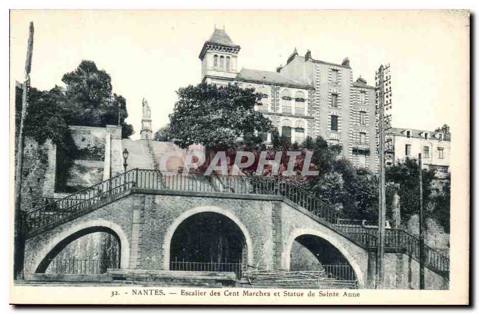 CPA Nantes Escalier des cent marches et statue de Sainte Anne
