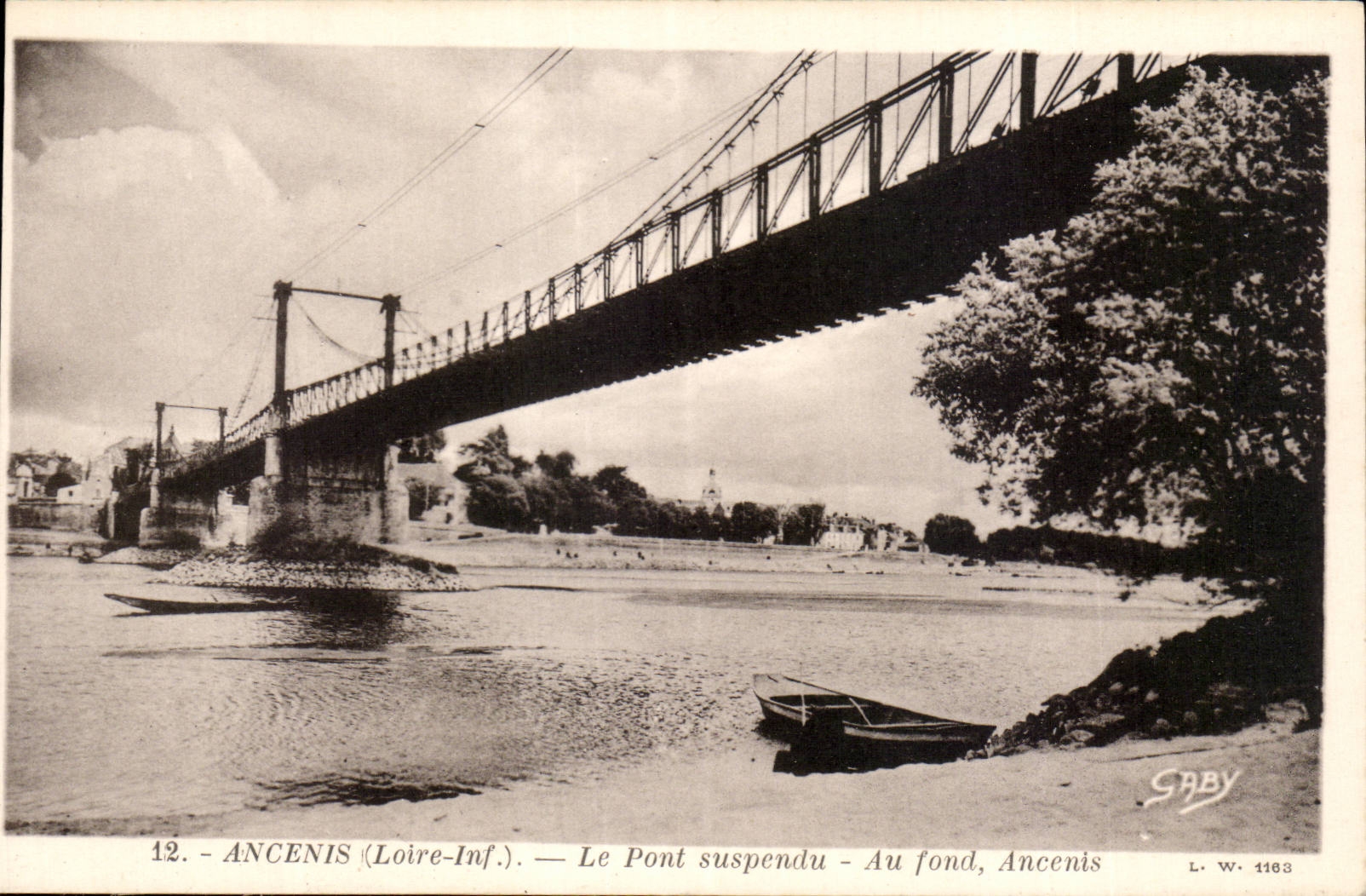 Ancenis CPA Le pont suspendu Au fond Ancenis
