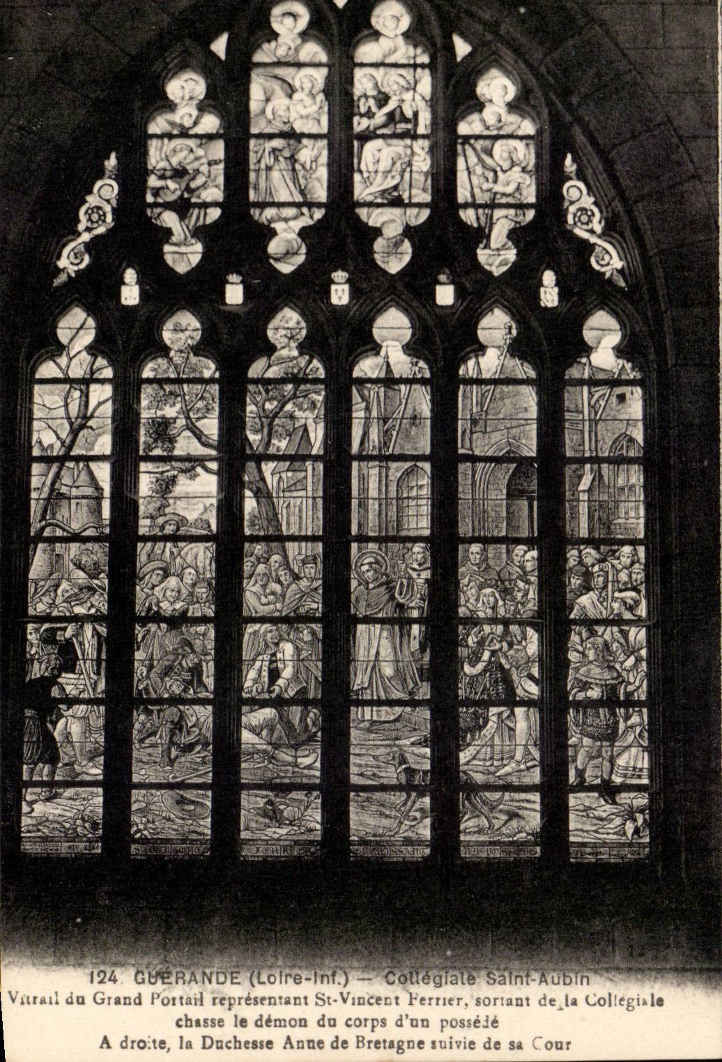 CPA Guerande Collegiale Saint Aubin Vitrail du grand portail