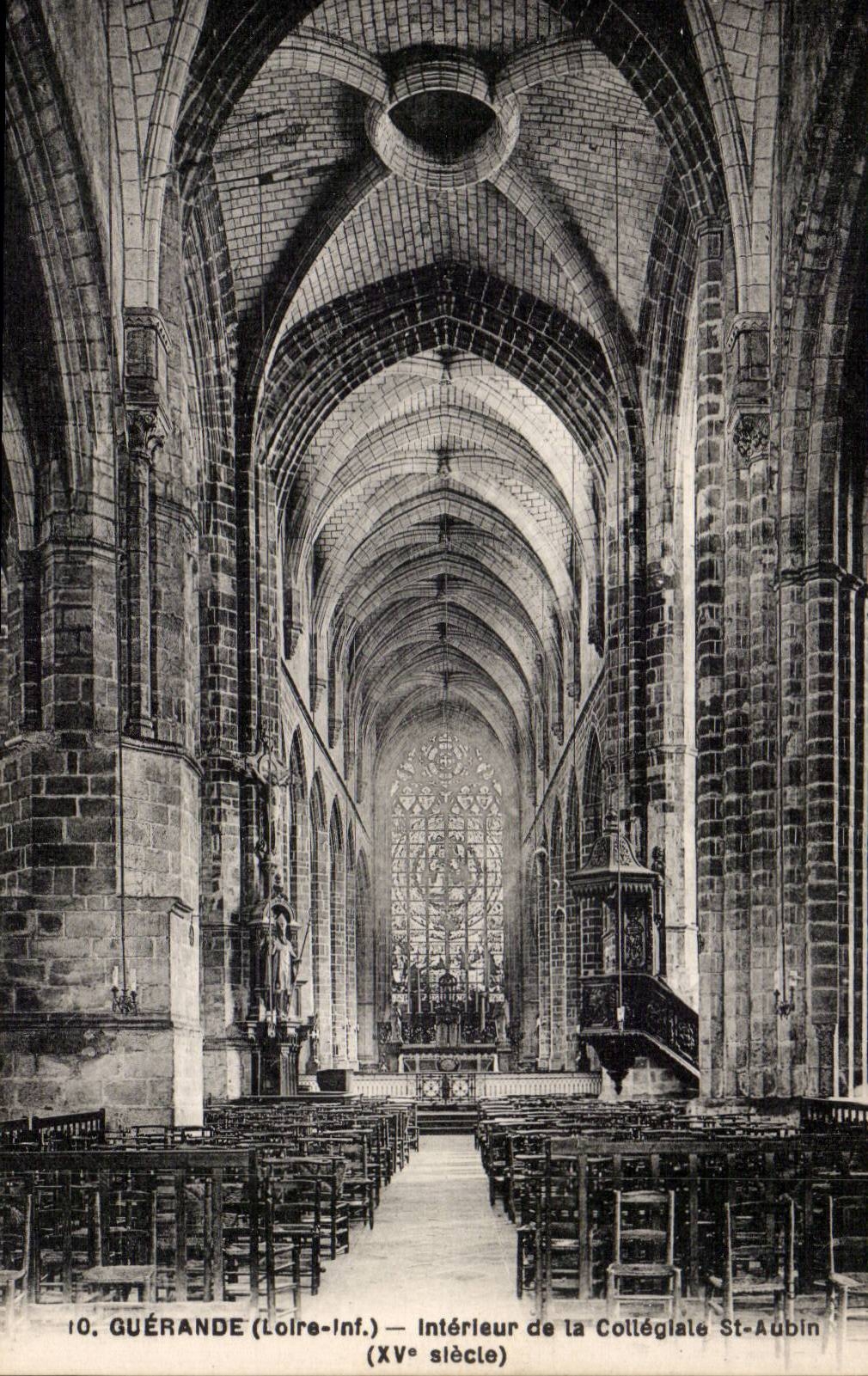 CPA Guerande Interieur de la collegiale Saint aubin