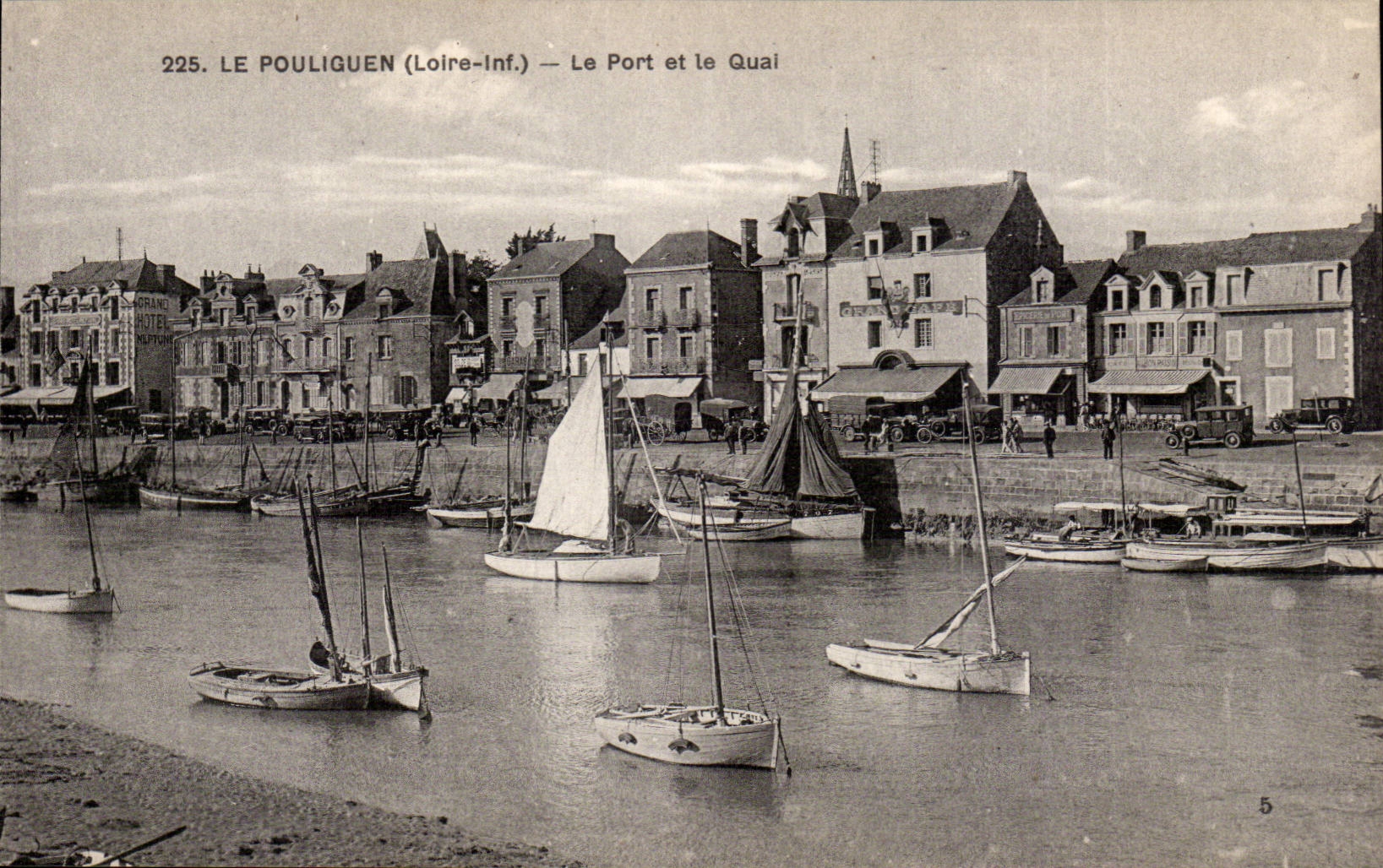 CPA Le Pouliguen Le port et le quai