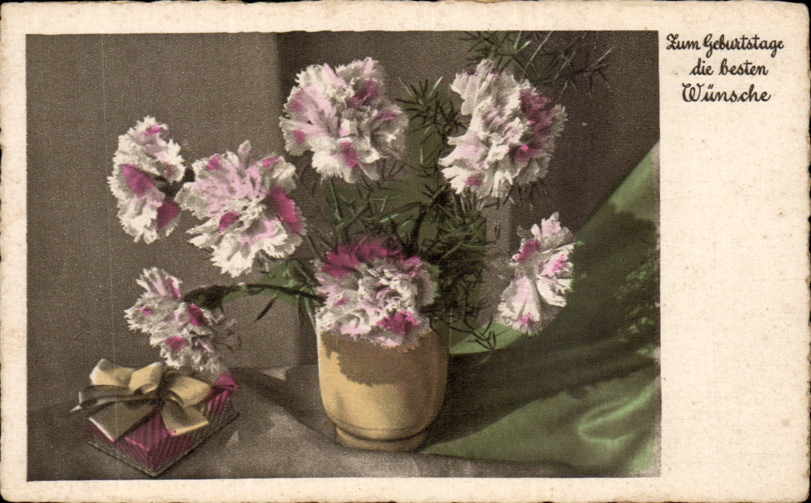 Fleurs - Flowers - vase of flowers and little presents - CPA 