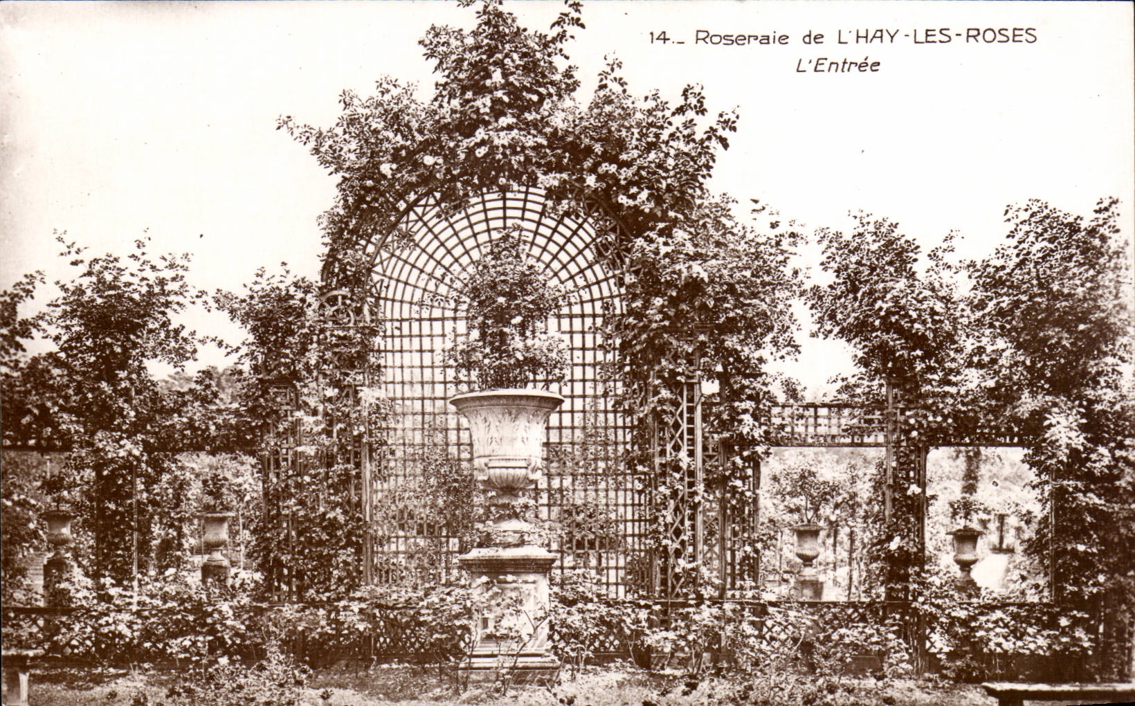 L'Hay les Roses - Roeraie - L'Entree - CPA 