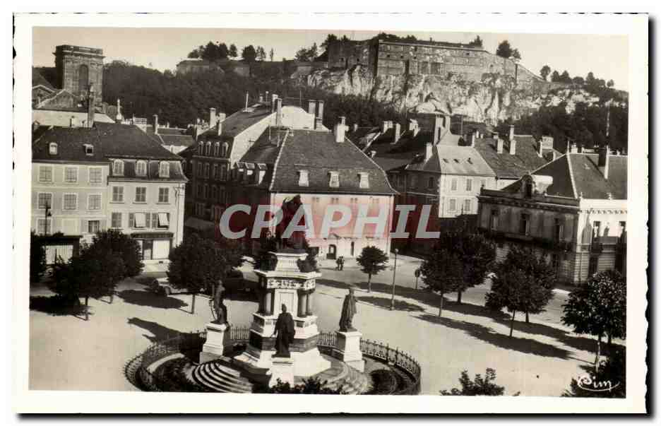 Belfort - Place de la Republique et le Lion - CPA 