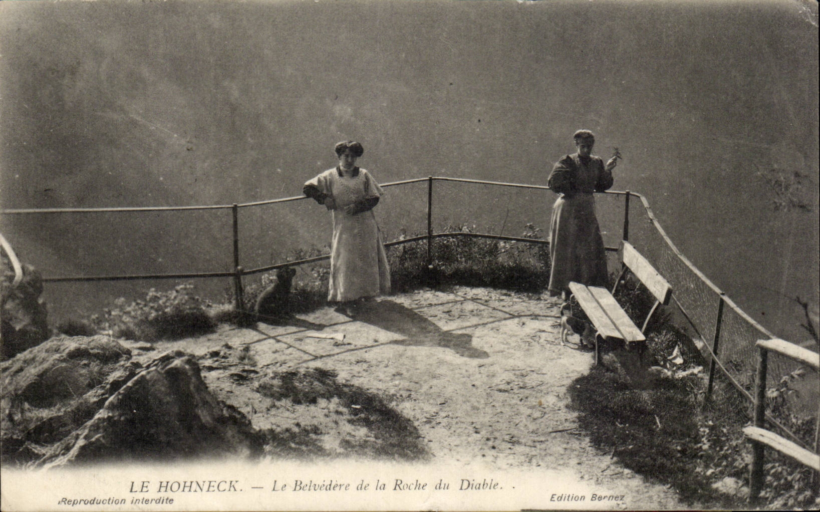 CPA Le Hohneck Le Belvedere de la roche du diable