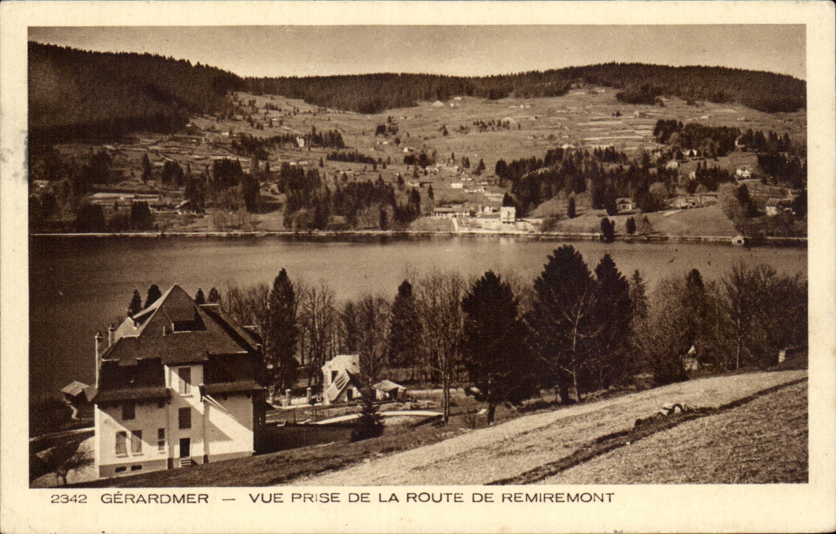 CPA Gerardmer Vue prise de la route de Remiremont