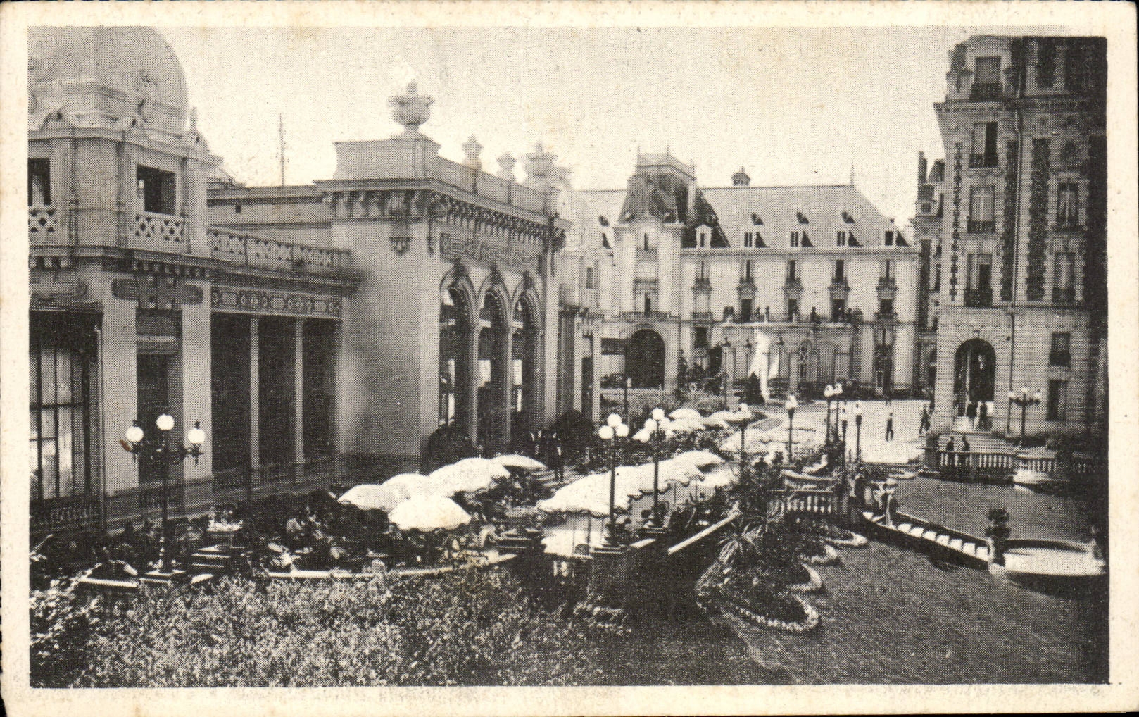 CPA Vittel La terrasse du casino et les grands hotels