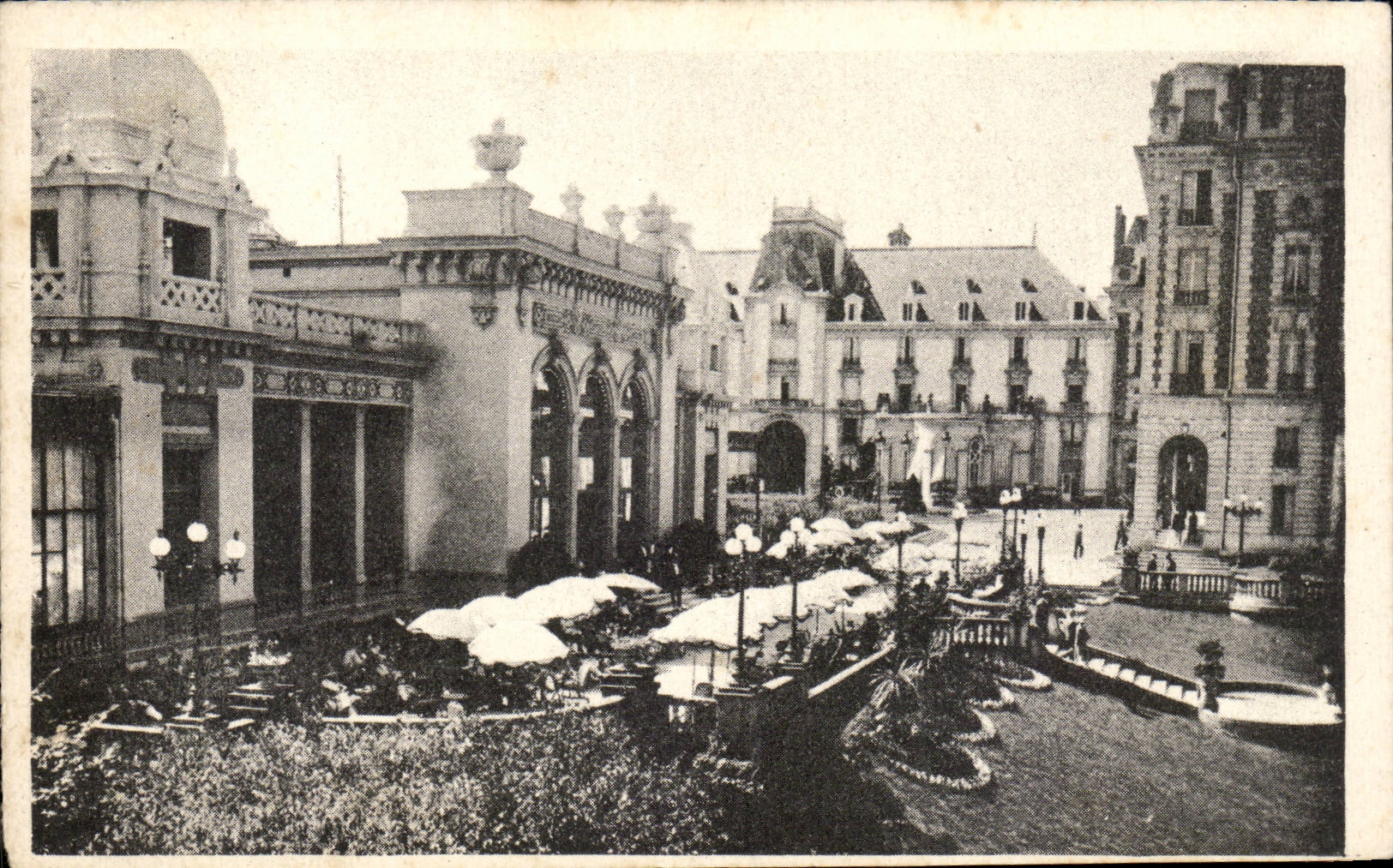 CPA Vittel La terrasse du casino et les grands hotels