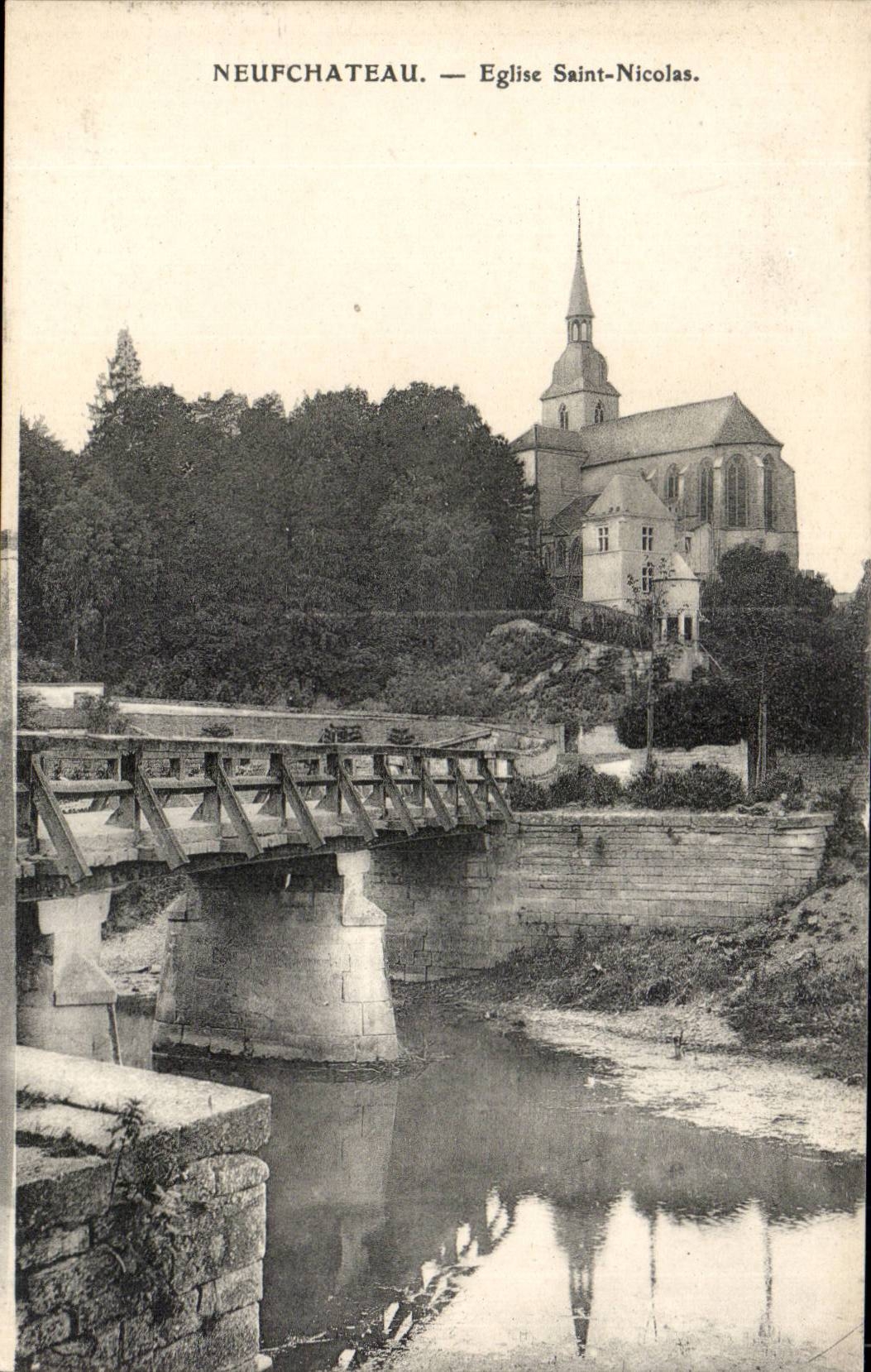CPA Neufchateau Eglise Saint Nicolas