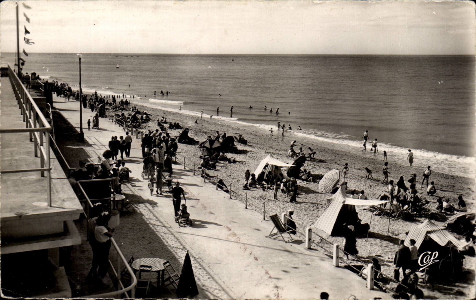 CPA Luc sur Mer Promenade et la plage