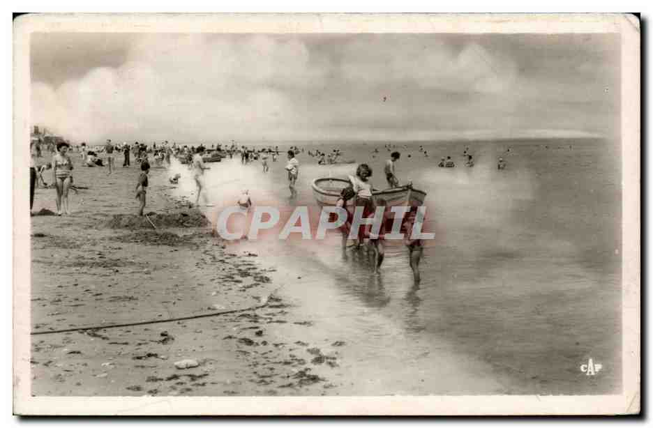 Luc-sur-Mer — Scène de Plage — Le Bain — éditeur REAL-PHOT C.A.P. n°9