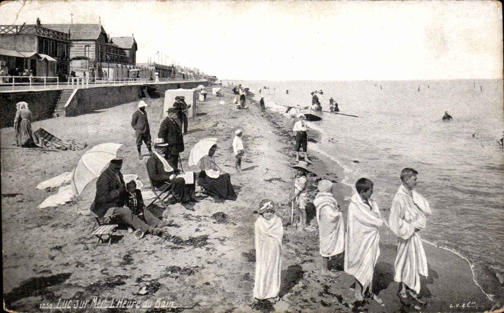 CPA Luc sur Mer L'heure du bain