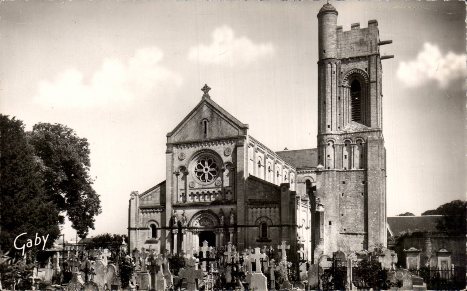CPA Luc sur Mer L'eglise et la vieille tour