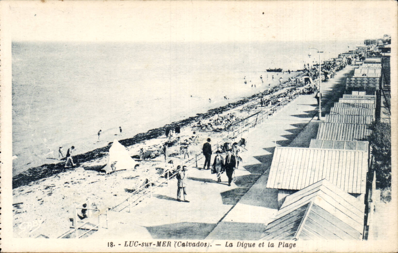 Luc-sur-Mer (Calvados) — La Digue et la Plage — G. Artaud, édit. Gaby