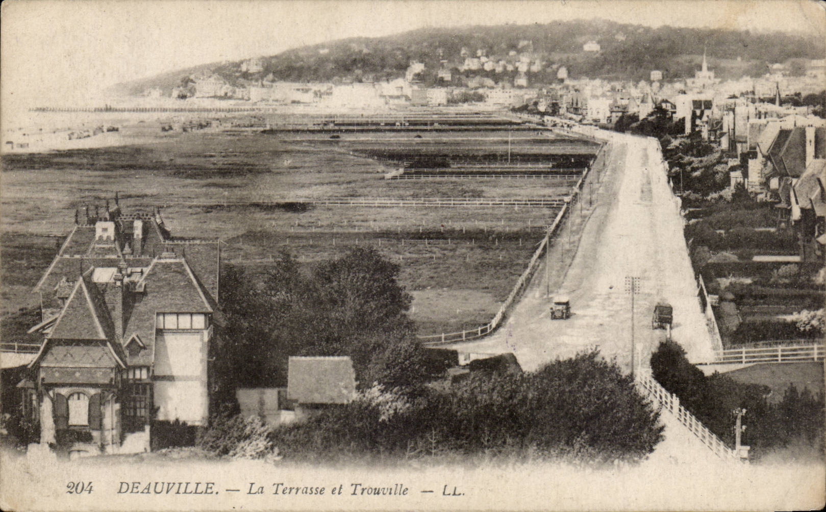 Deauville — Die Terrasse und Trouville — LL. n°204
